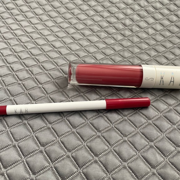 DONATED. Beauty Bundle - Picture 3 of 5